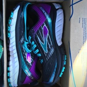 Women’s Brook’s Ghost 9 size 5